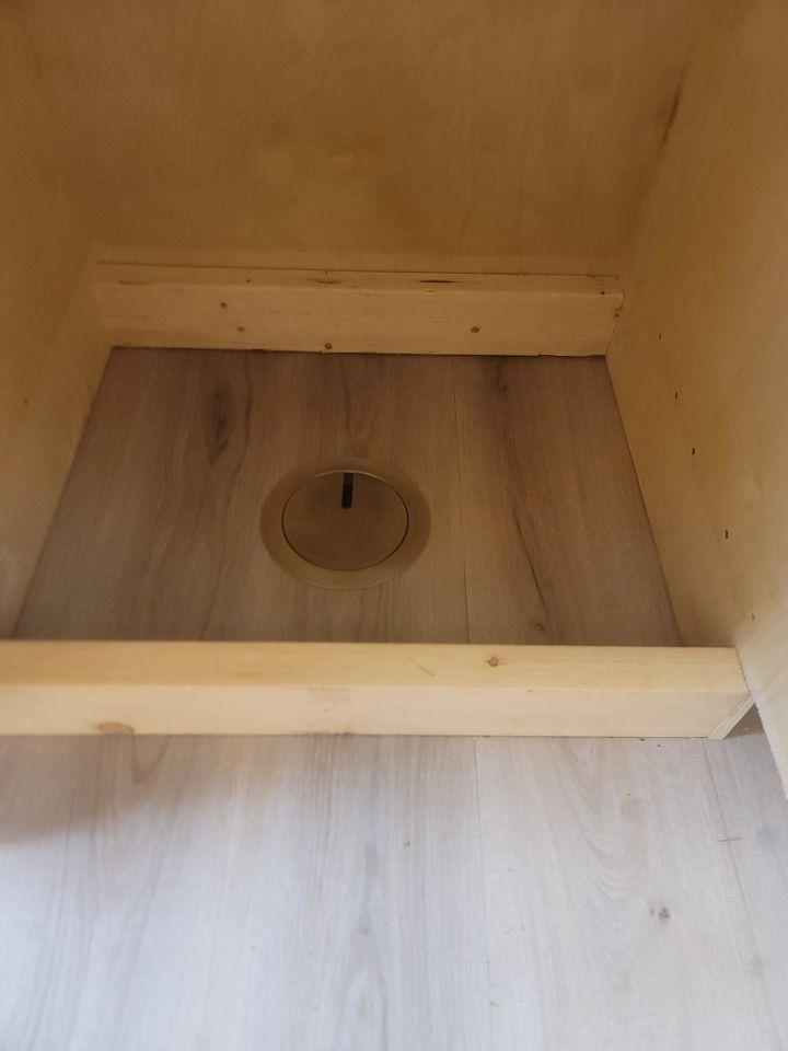 Recessed Round Floor Box, 20A Power, 2 Data Connections, Bronze Cover - Customer Photo From Forrest Demman