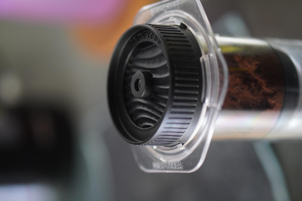 AeroPress Flow Control Filter Cap | Espresso - Style Crema