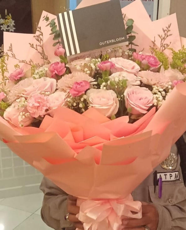 Pink Darling Bouquet - Customer Photo From Wiko Tanata