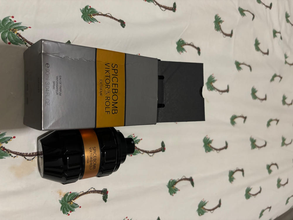 Viktor & Rolf Spicebomb Extreme Eau de Parfum for Men - Customer Photo From Satish Katamreddy