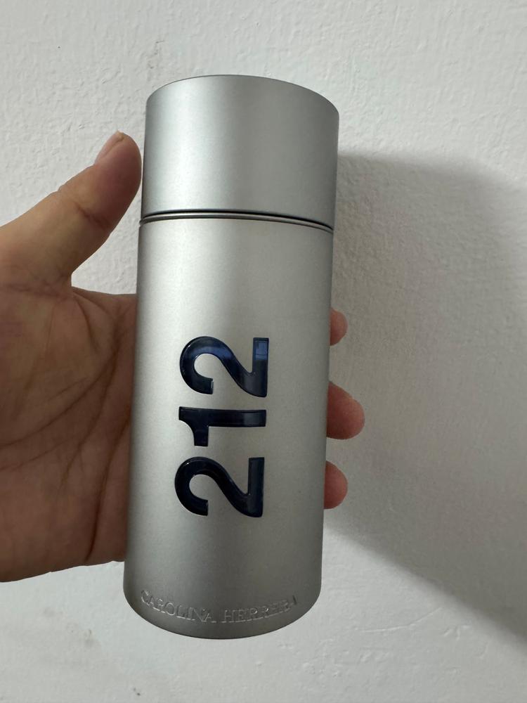 Carolina Herrera 212 NYC Eau de Toilette for Men - Customer Photo From Burhan