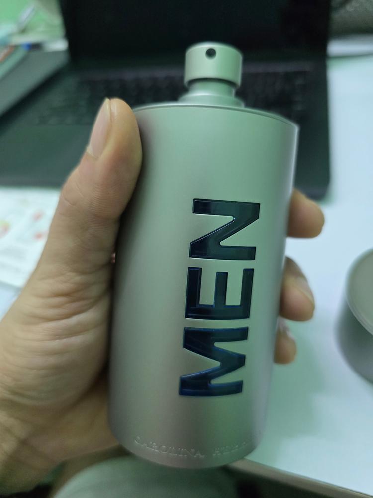 Carolina Herrera 212 NYC Eau de Toilette for Men - Customer Photo From Vaibhav Bhardwaj