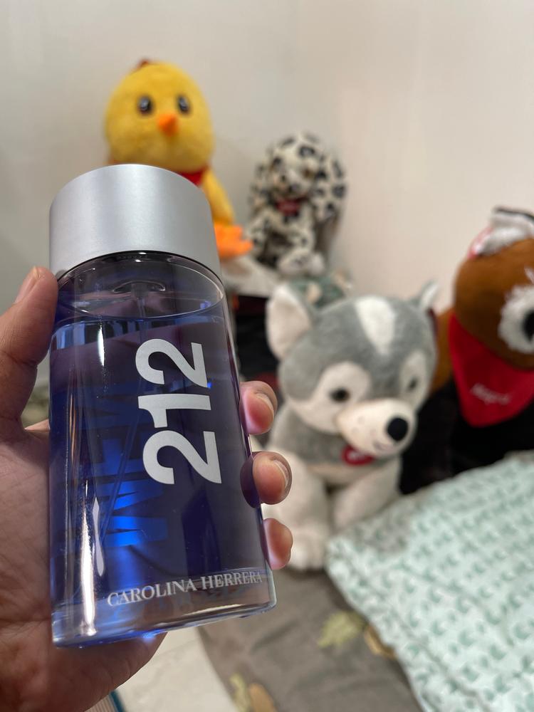Carolina Herrera 212 NYC Eau de Toilette for Men - Customer Photo From Kapil narang