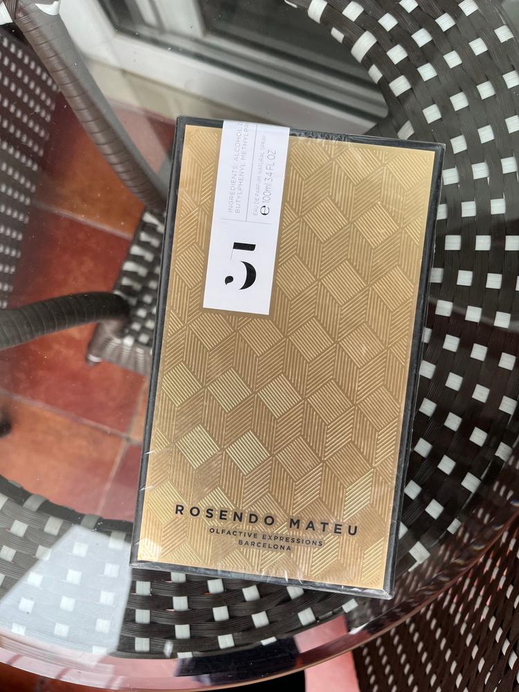 Rosendo Mateu N° 5 Eau de Parfum for Men - Customer Photo From Amandaazyu 