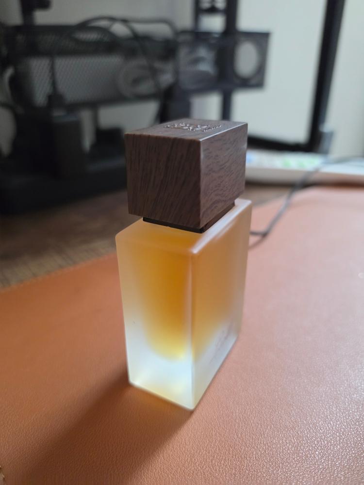 Ahmed Al Maghribi Leather Eau de Parfum for Men - Customer Photo From VS