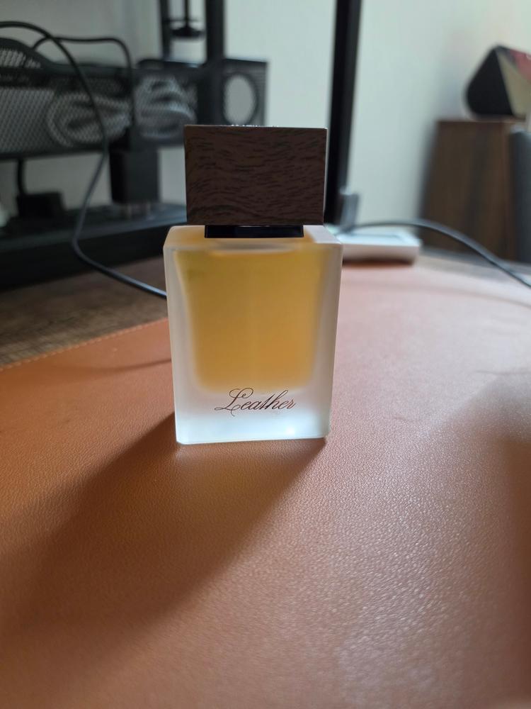Ahmed Al Maghribi Leather Eau de Parfum for Men - Customer Photo From VS