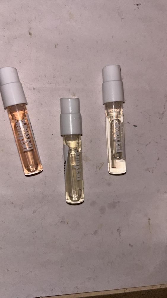 Lattafa Ana Abiyedh Sampling Set ( Ana Abiyedh, Rouge, Coral, Scarlett) 4 x 1ml - Customer Photo From Nisha Khan