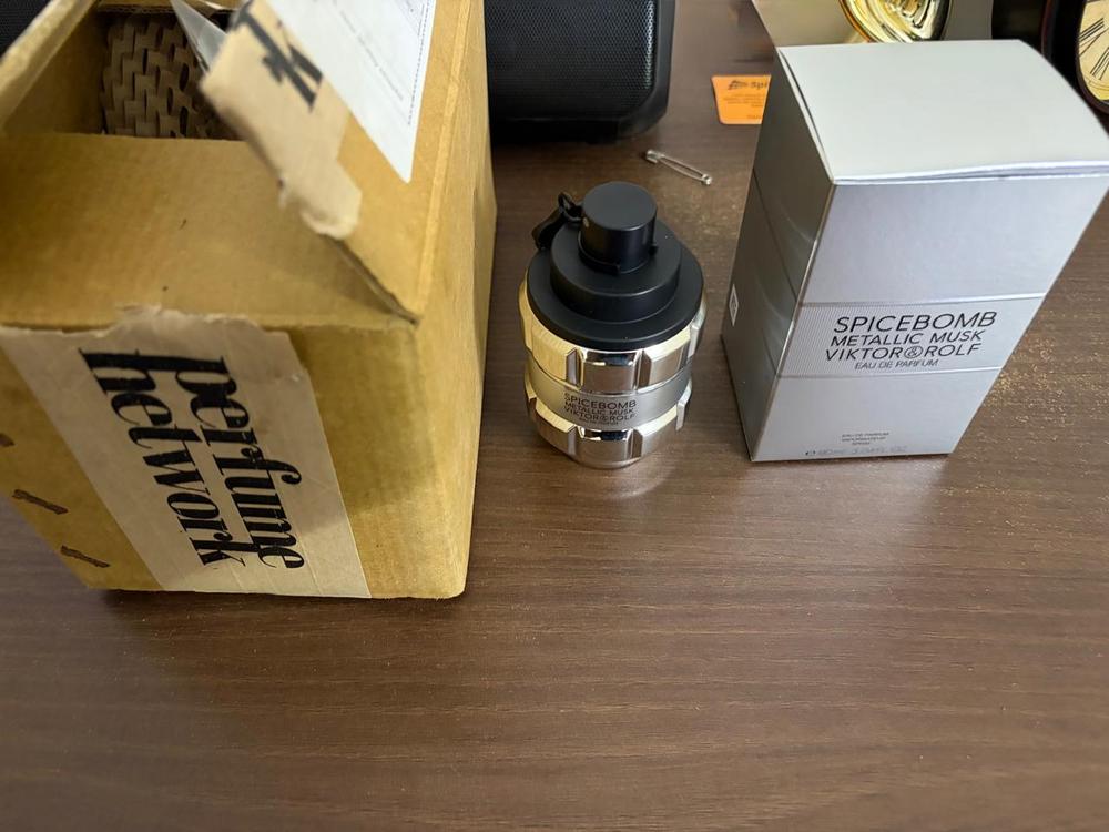 Viktor & Rolf Metallic Musk Eau de Parfum - Customer Photo From Arindam