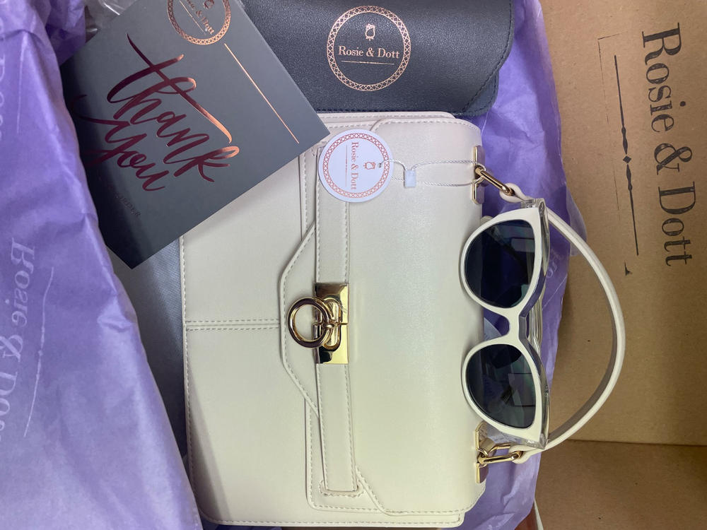 Quinn Sunglasses - Customer Photo From Louise Regazzoli