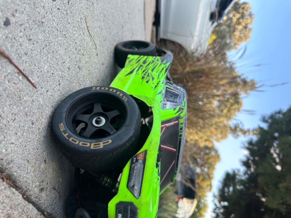 Arrma DBoots Hoons 53/107 2.9 Belted 5-Spoke Pre-mounted Tires (2) - Customer Photo From Reymundo Torres