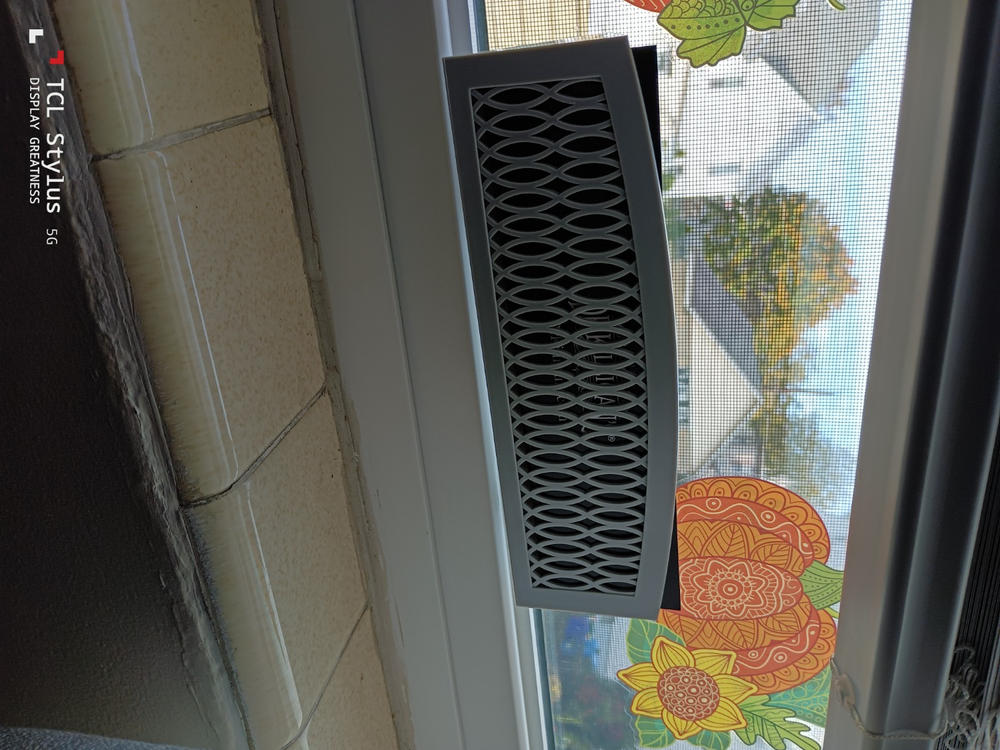 The Fly Inn | Flying Insect Traps for Windows - Customer Photo From Carolyn H.