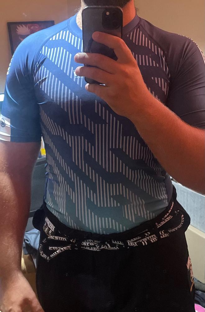 Abstract Rash Guard - Navy & Blue - Customer Photo From Rúben Silva