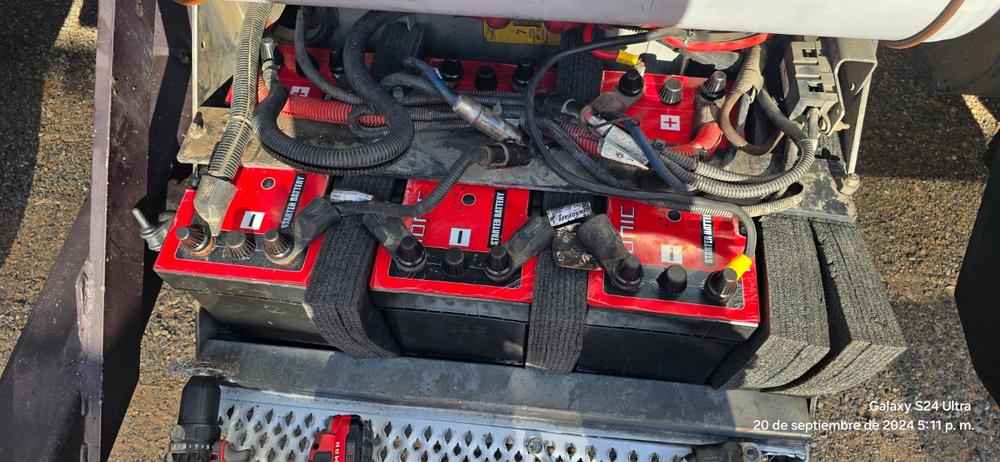 Ionic Lithium 12V Group 31 | 3000 CA | LiFePO4 Heavy Duty Diesel Starter Battery + Heater - Customer Photo From Victor Perez Dawe