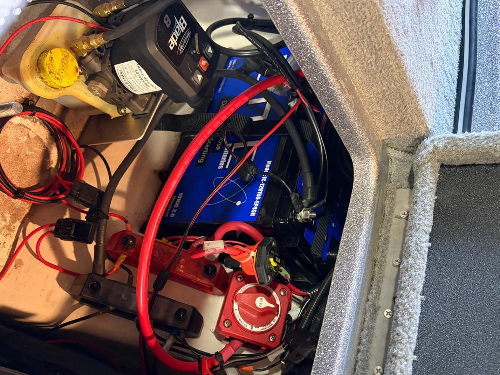 Ionic Lithium 12V 150Ah | Dual Purpose Starter Battery 1600 CA + LiFePO4 Deep Cycle + Heater - Customer Photo From Anonymous