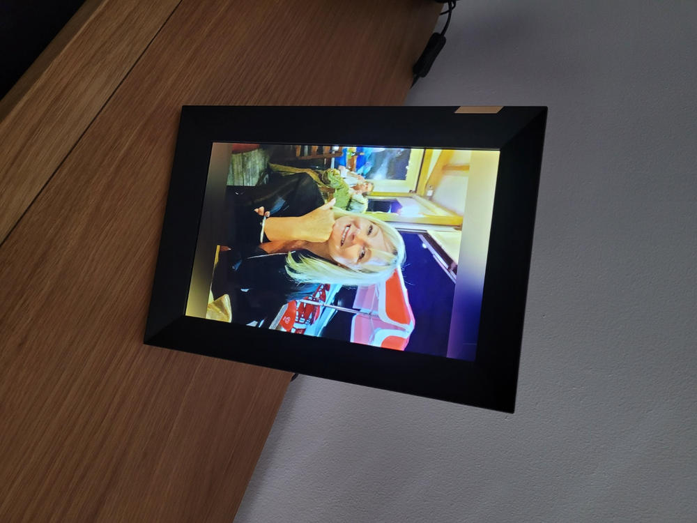 Nixplay Smart Photo Frame | 10.1 Inch Touch | Nixplay