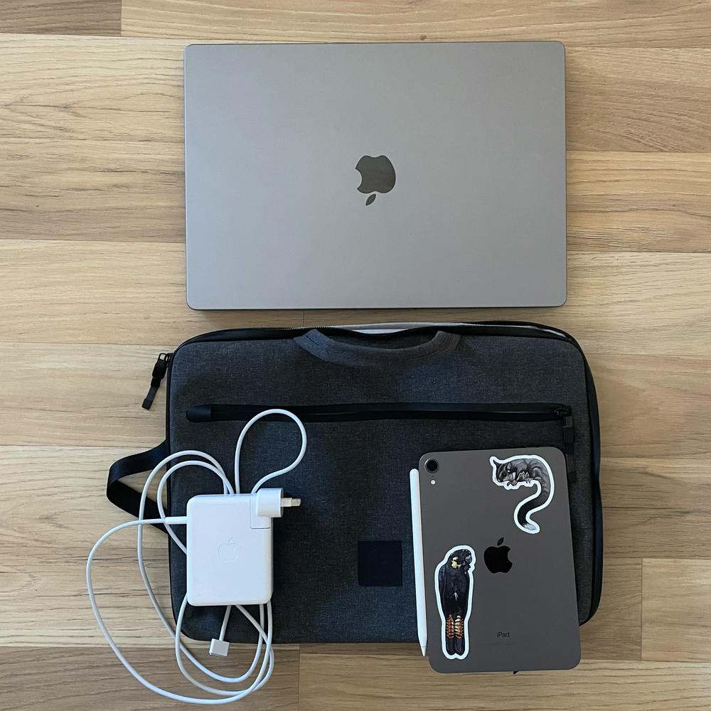 Dyota Laptop Sleeve - Customer Photo From Nicolas