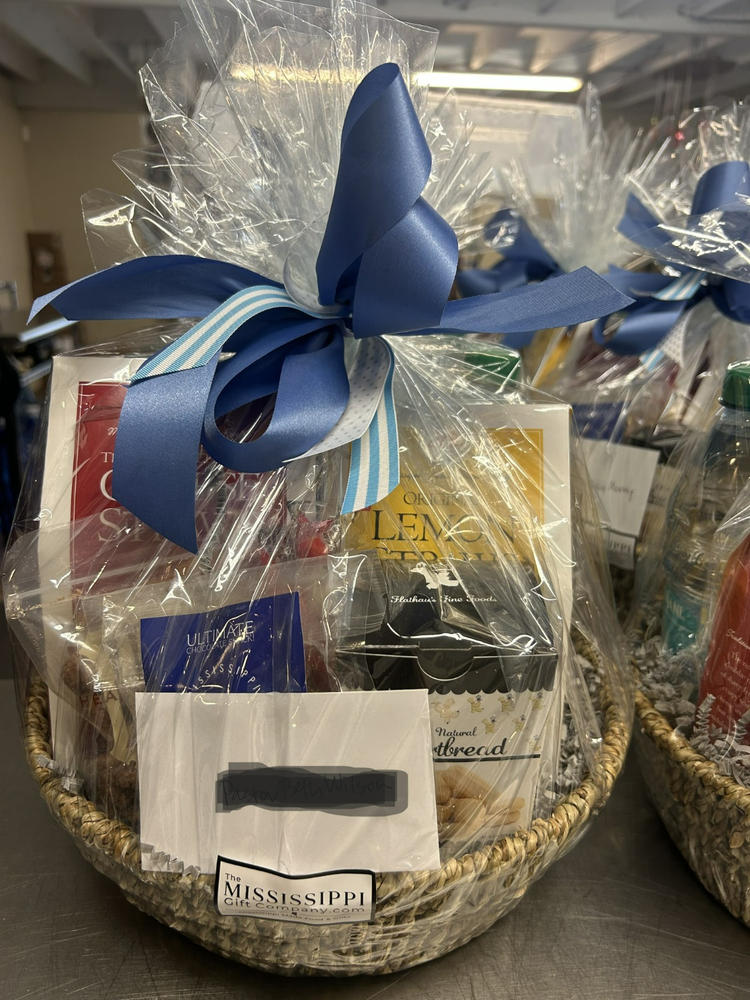 Unfilled Large Round Seagrass Basket - Customer Photo From Tracy Johnson