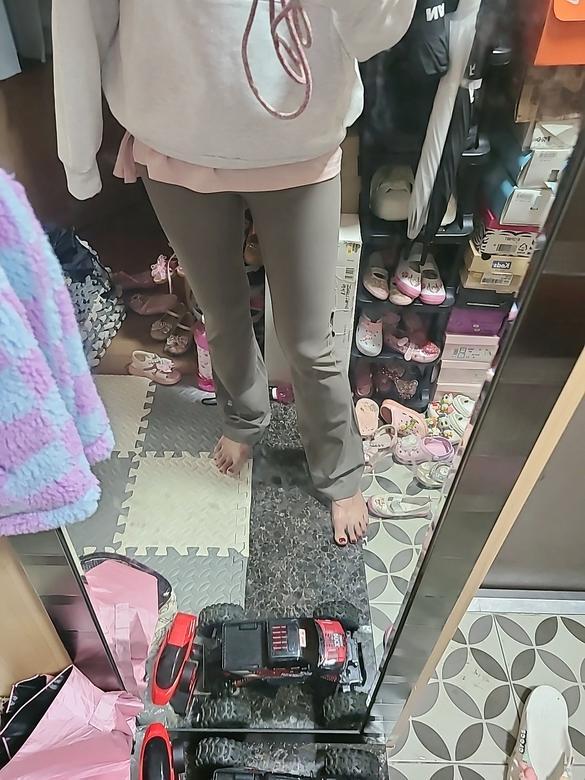 NEW Airywin シャロン フレアレギンス (ブラック) | andar JAPAN