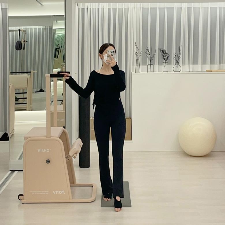 Airywin シャロン フレアレギンス (ベージュ＆ブラウン) | andar JAPAN