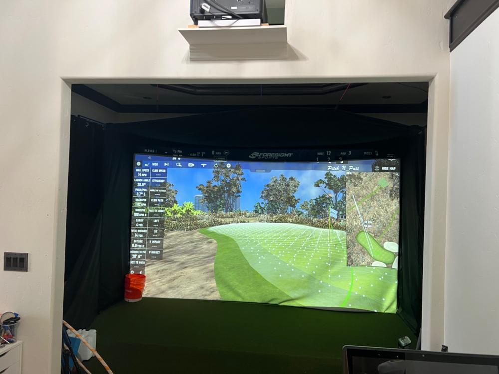 BenQ LU935ST Golf Simulator Projector - Customer Photo From Rob Tsuyuki