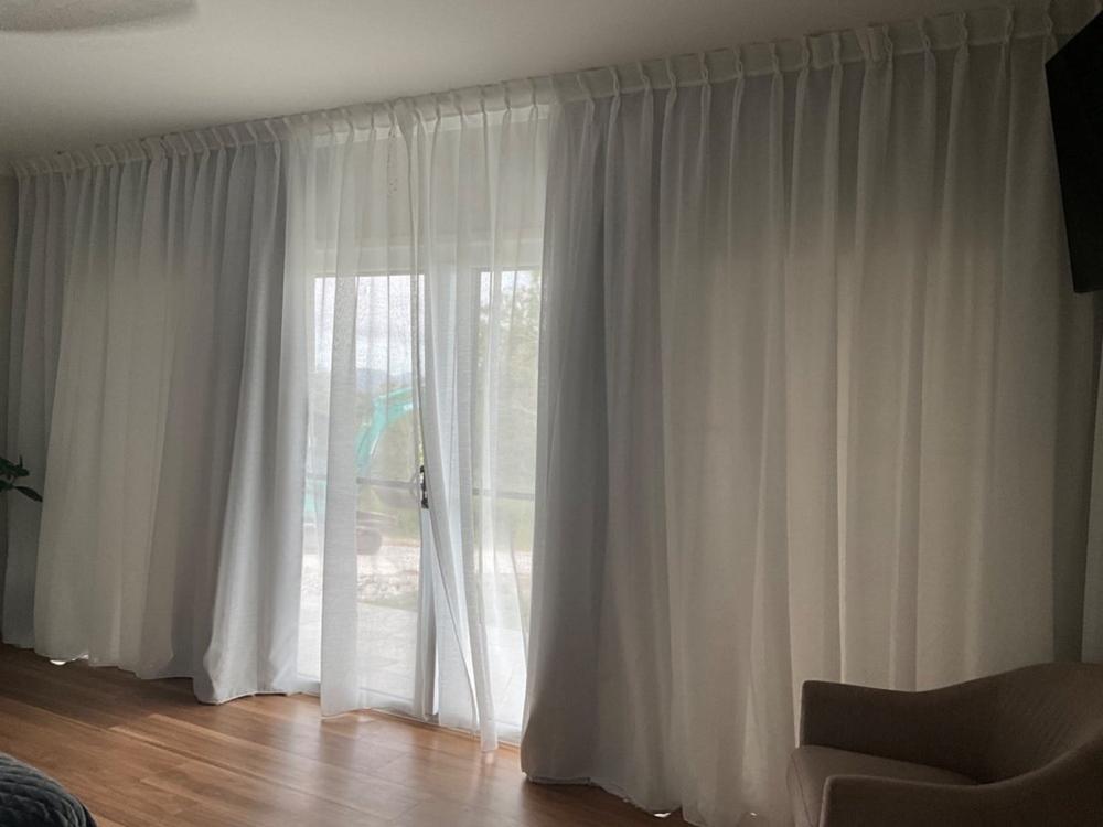 SUPERGLIDE Extendible Curtain Track - Customer Photo From Linda Norman