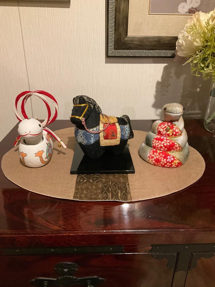 干支「午」 木目込み人形【WEB限定カラー】 – 龍村美術織物公式