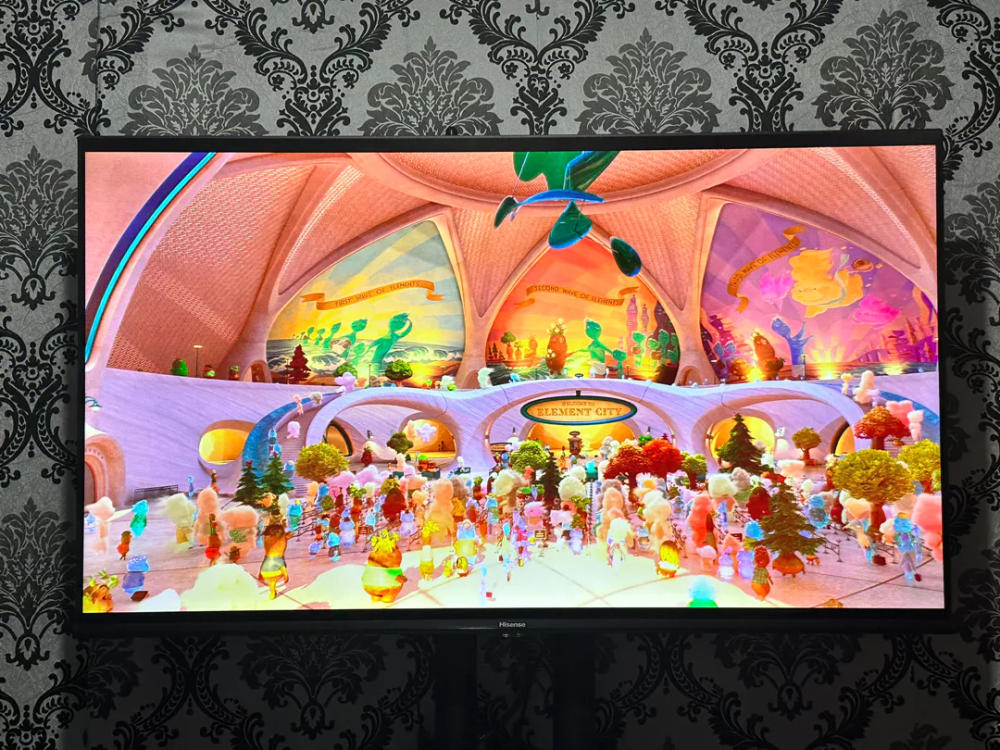 E8Q Mini-LED ULED 4K AI TV - Customer Photo From John Tan