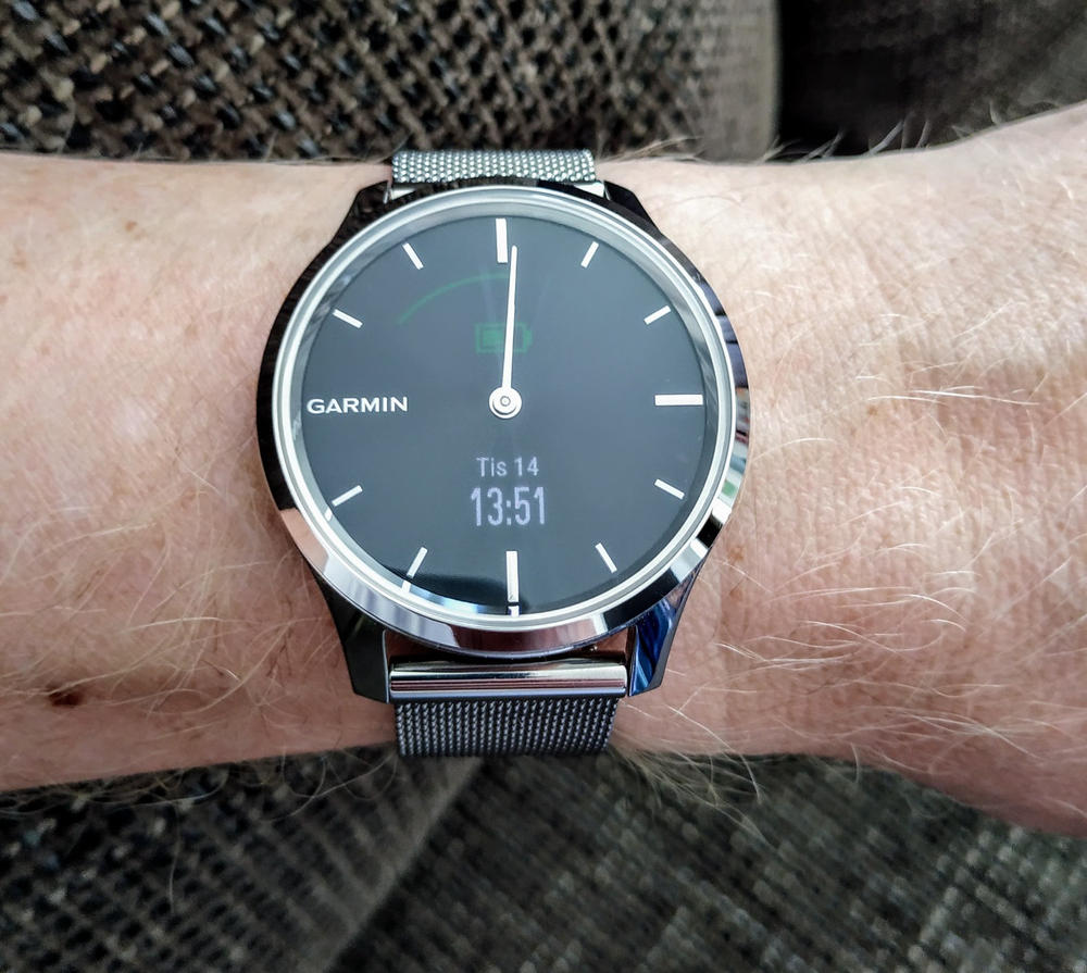 Garmin Vivomove Luxe Milanese and Silver hybrid smartklocka