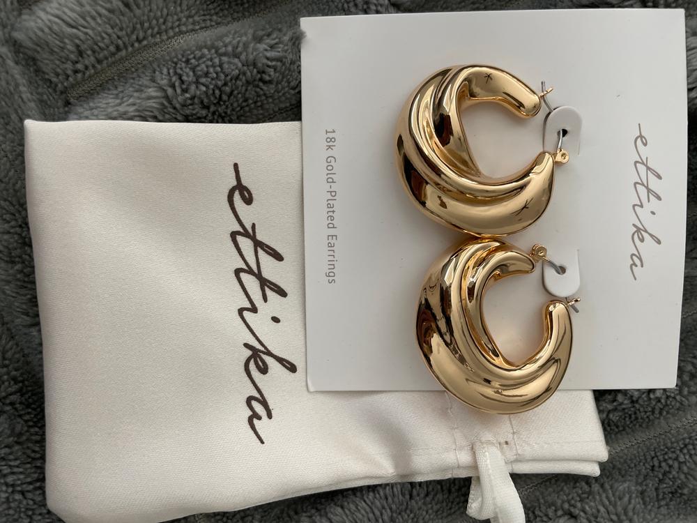 Golden Hoop 18k Gold Plated Earrings with Star Lock Charm – Ettika
