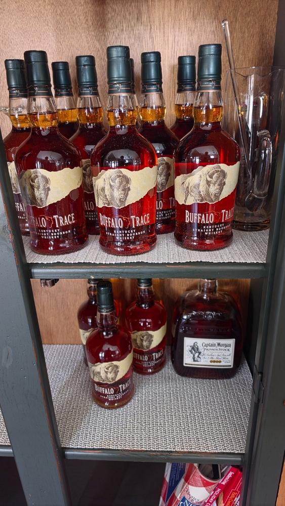 ウイスキー Buffalo Trace Kentucky Straight Bourbon Buffalo Trace Kentucky Straight Whiskey Case of 12 | Whiskey Caviar