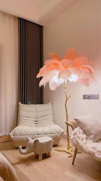 lampe plume,lampadaire plume Lampadaire doré fille chambre lampadaire  plumes DIY convient pour salon et chambre à coucher (White)