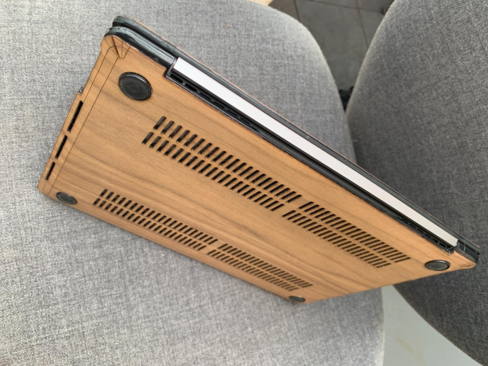 MACBOOK PROTECTIVE CASE - Made of Real Wood - Walnut - Customer Photo From Andrew Beach