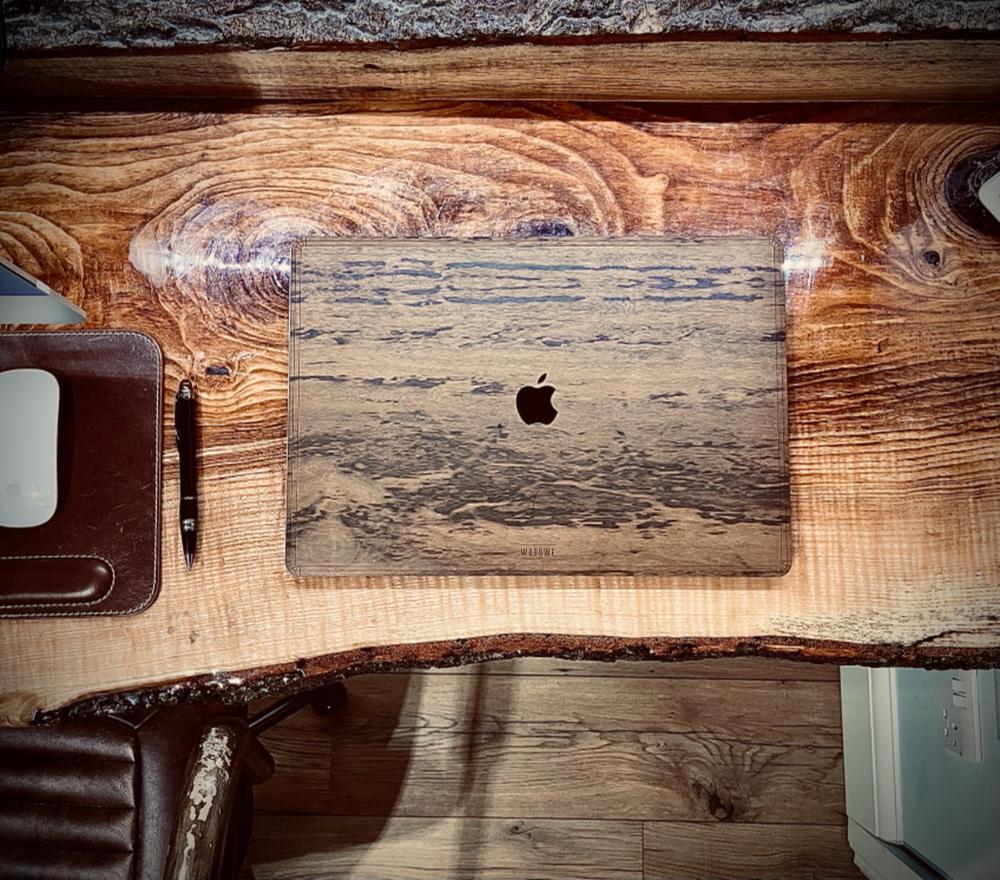 Macbook Wood Cover - Imbuia - Customer Photo From Ray de Bolla