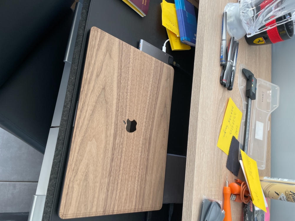 Macbook Wood Cover - Walnut - Customer Photo From Christophe Gaillot 