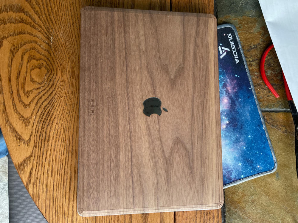 Macbook Wood Cover - Walnut - Customer Photo From JEFFREY DINGLE