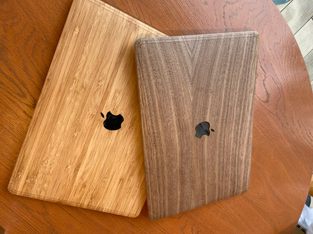 Macbook Wood Cover - Walnut - Customer Photo From SUMIRE IWAMOTO