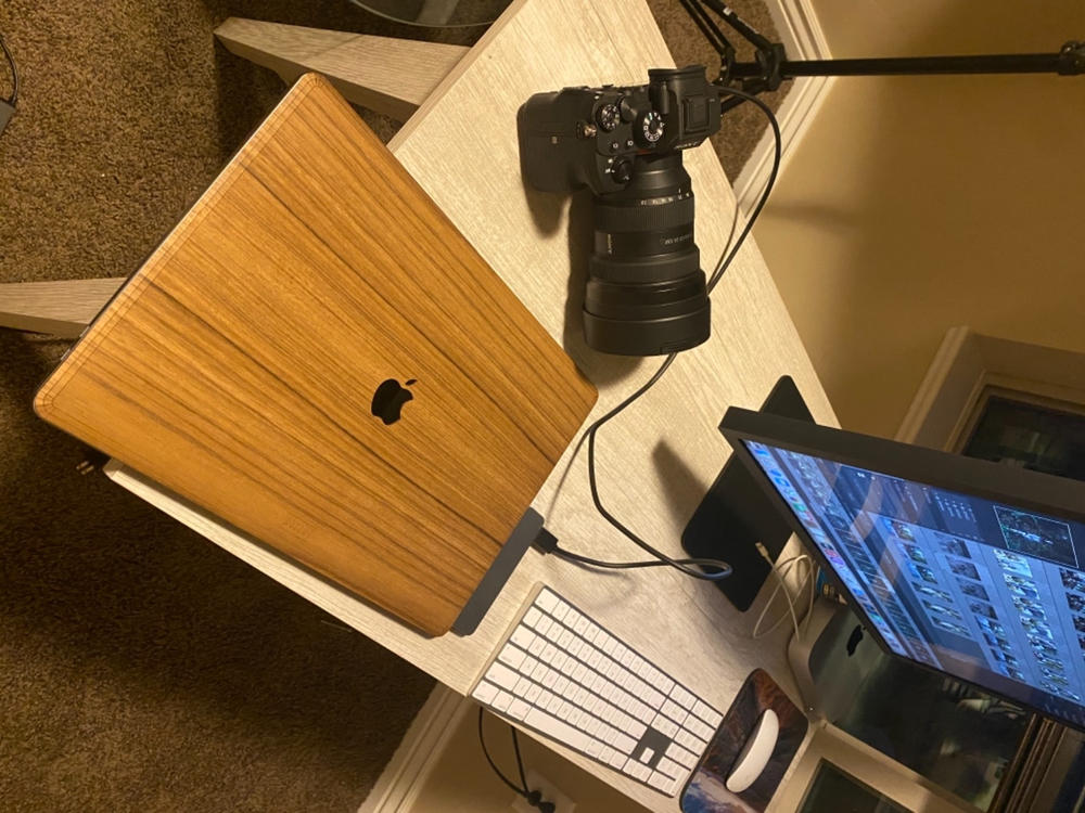 Macbook Wood Cover - Teak - Customer Photo From Andrew Peterson
