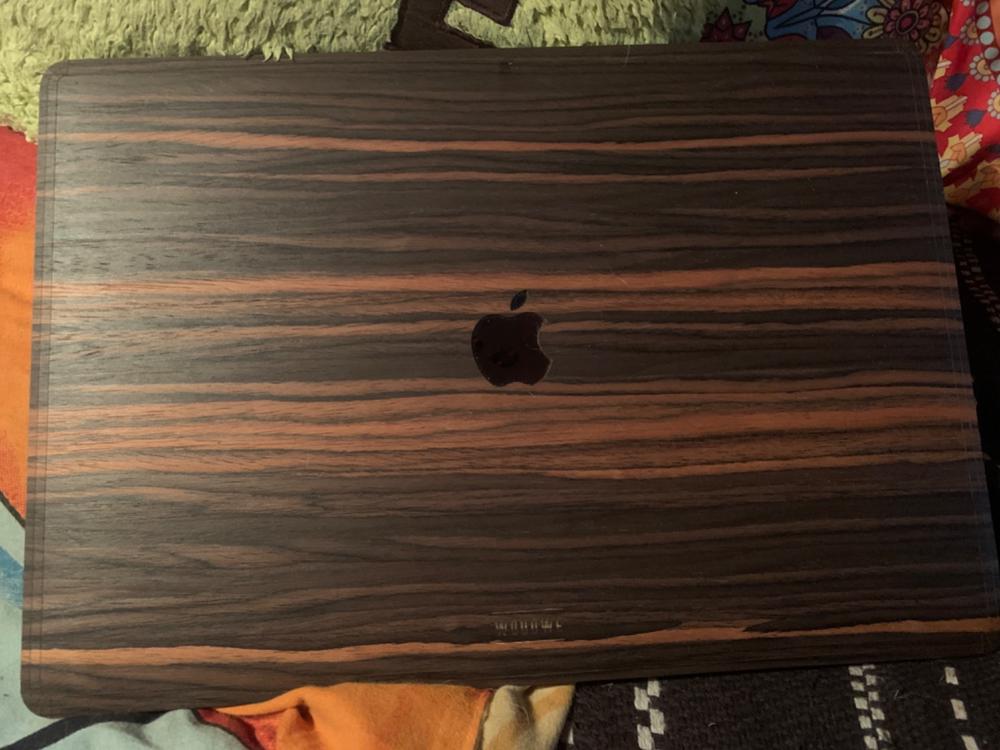 Macbook Wood Cover - Ebony - Customer Photo From BABIN Veronique
