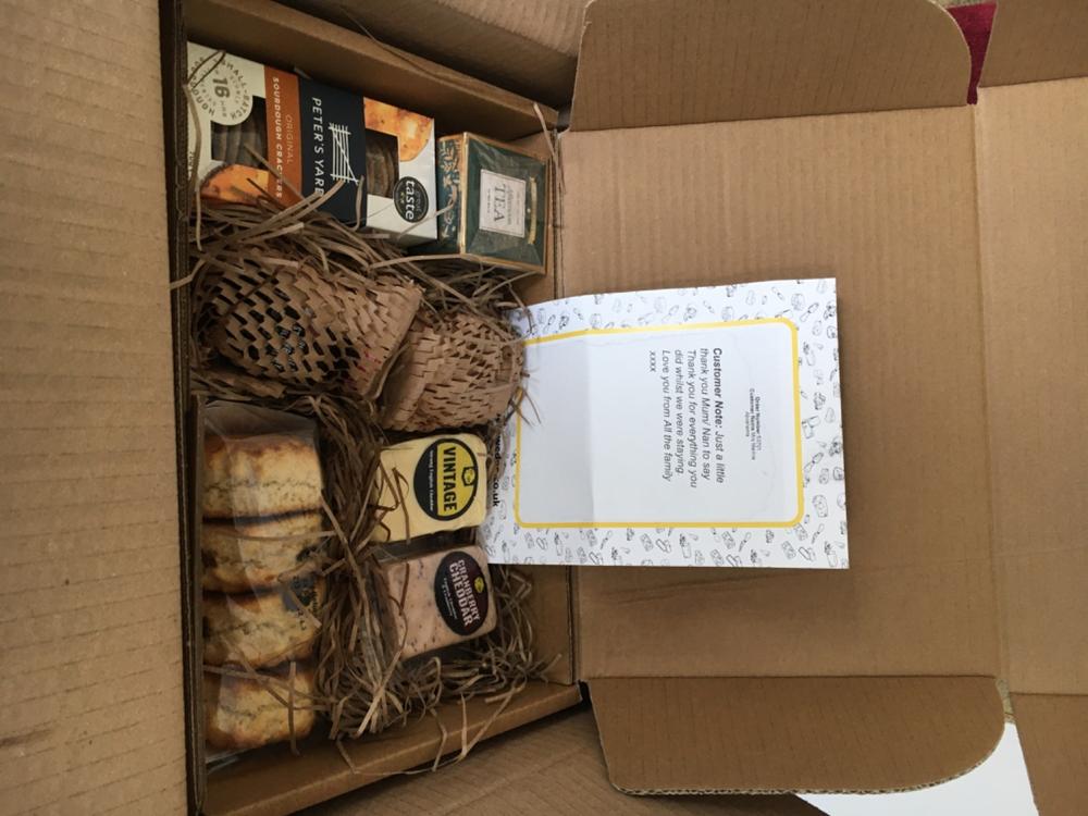 Afternoon Tea Hamper | British Afternoon Tea Gift Set | Perfect Gift For Any Occasion - Customer Photo From Mrs Linda M Wyatt