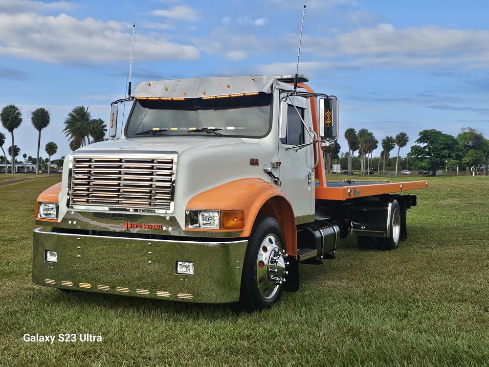 20” Chrome Bumper (International 4700) Wrap Around, W/ Fog & 8 Hidden Light Holes - Customer Photo From Kety