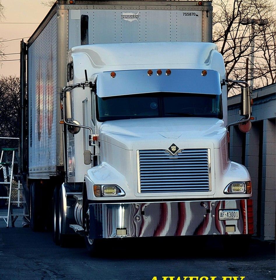 20” Chrome Bumper (International 9100, 9200, 9400 1997 & Newer) Fog & Tow Hole - Customer Photo From Anthony Johnson