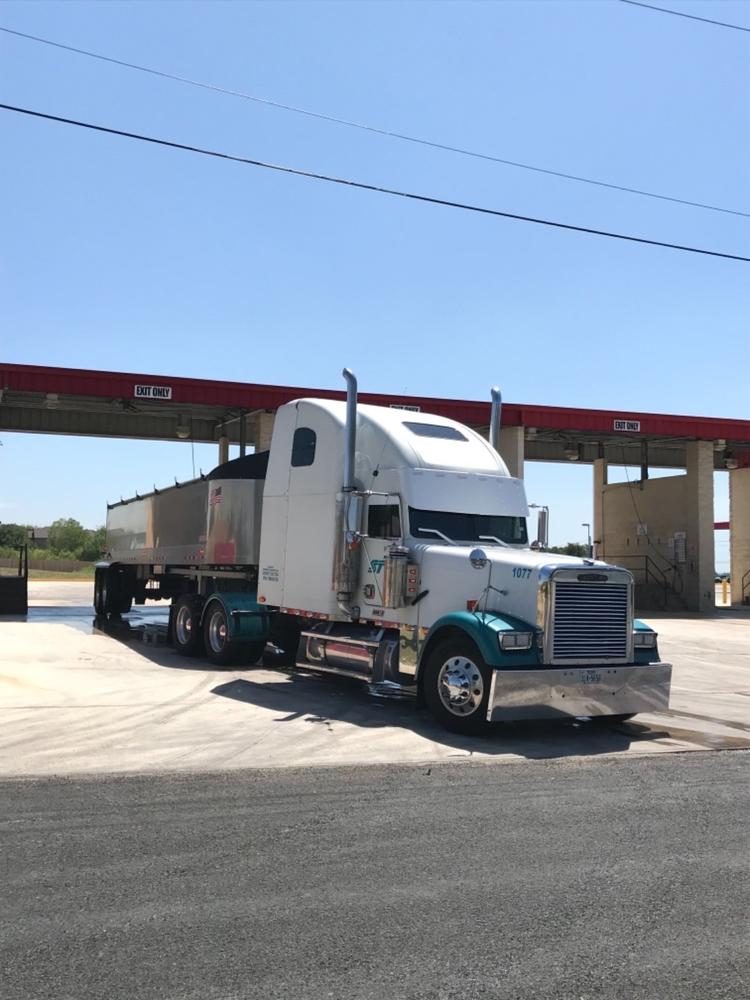20” Visor Freightliner Classic/Fld Condo, With 6 Hidden Lights Included In Price - Customer Photo From Efrain P.