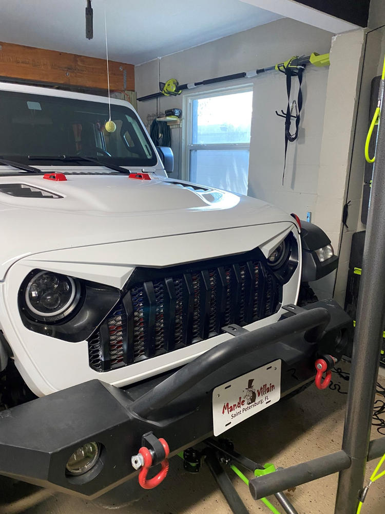 Jeep Bright White PW7/GW7 Touch Up Paint - Customer Photo From MIKE MANDEVILLE