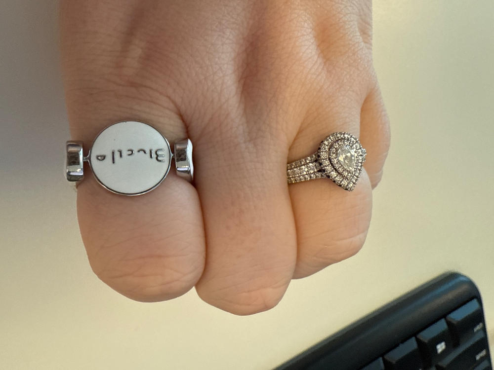 Chroma Ring Band – Black & White - Customer Photo From Charlotte Perreault