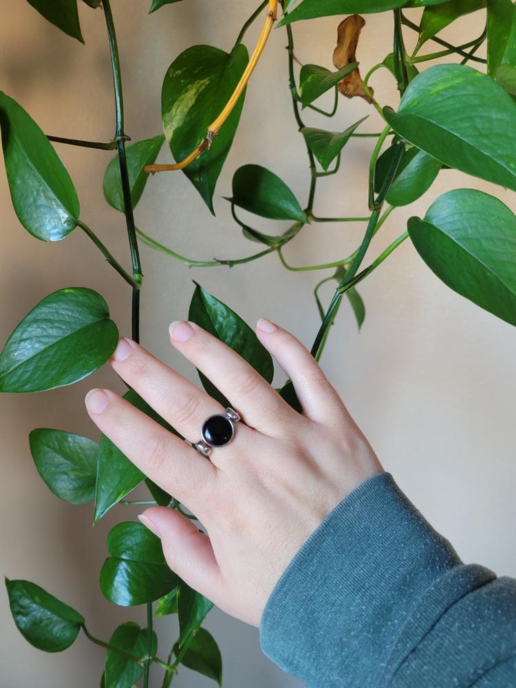 Onyx Crystal Fidget Ring - Customer Photo From Vanessa S.