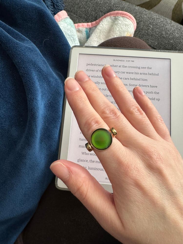 Mood Color-Changing Click n Spin Fidget Ring for Anxiety - Customer Photo From Georgia