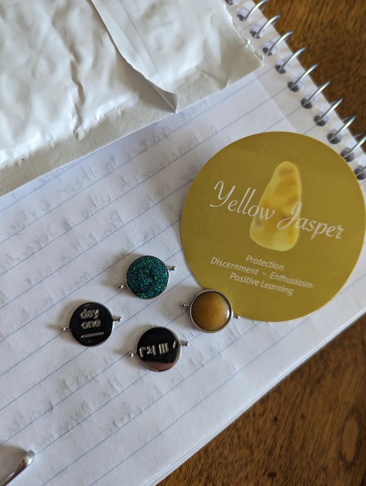 Circle-Shaped Glitter Spinner - Customer Photo From Lindsey B.