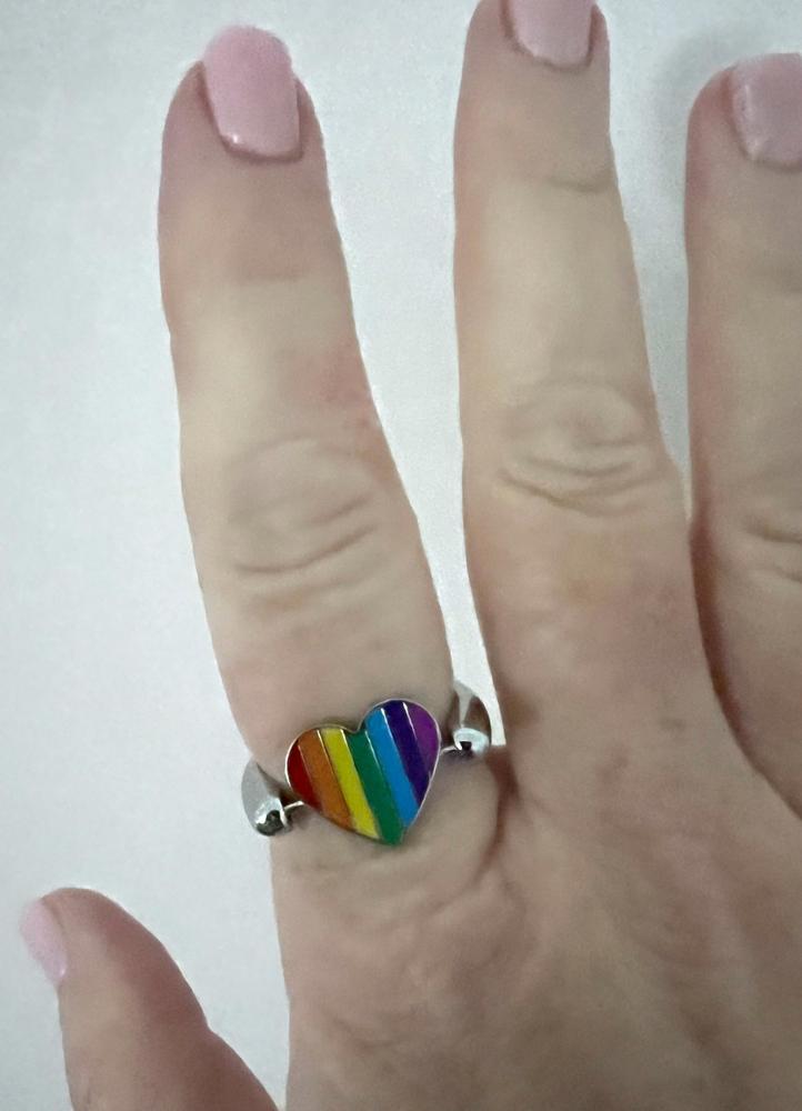 Heart-shaped Rainbow Chroma Stripe Element - Customer Photo From Renee Beck