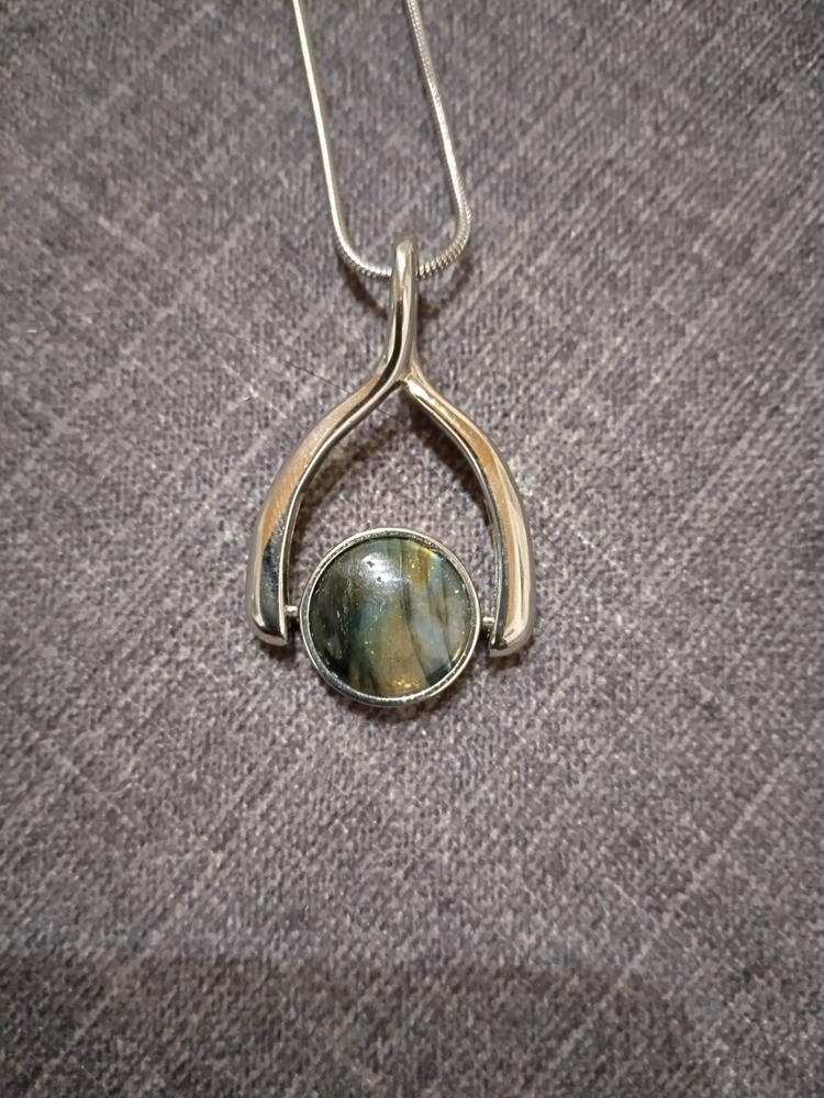 Luxe Labradorite Crystal Spinner (premium grade – includes labradorescence/flash) - Customer Photo From Merja P.