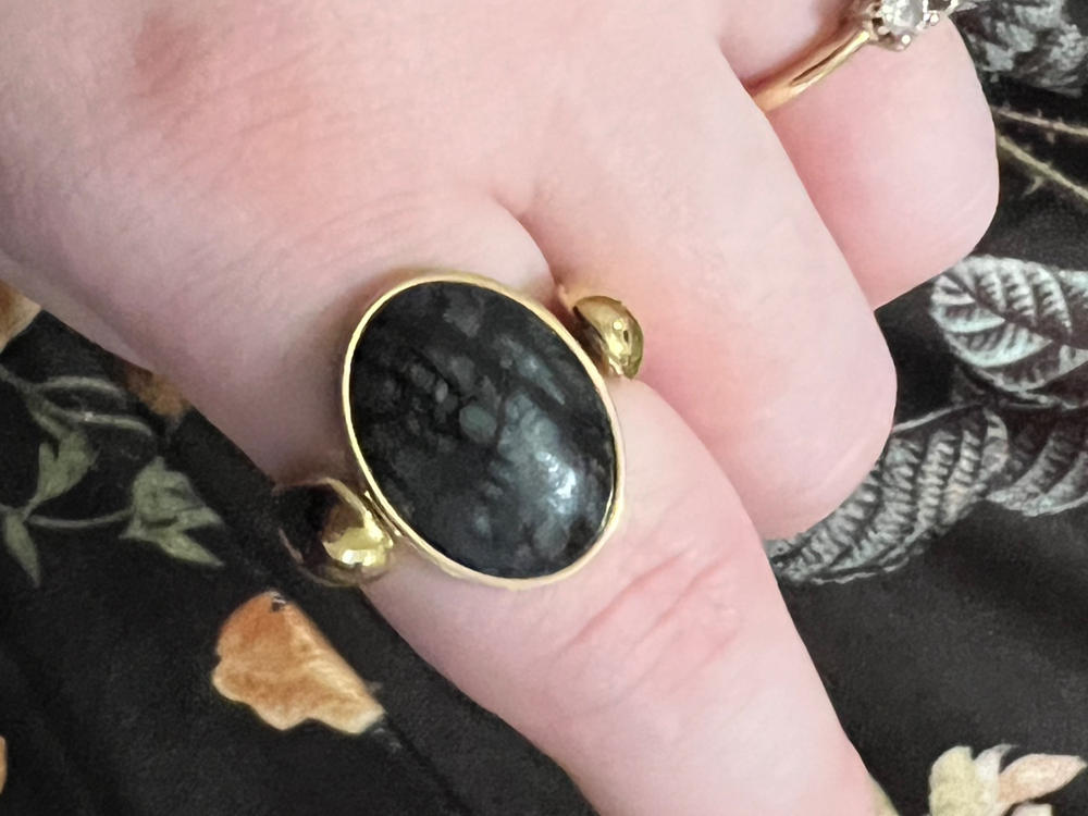 Gold AlaDune™ Oval Crystal Fidget Ring - Customer Photo From Cameron Kelly